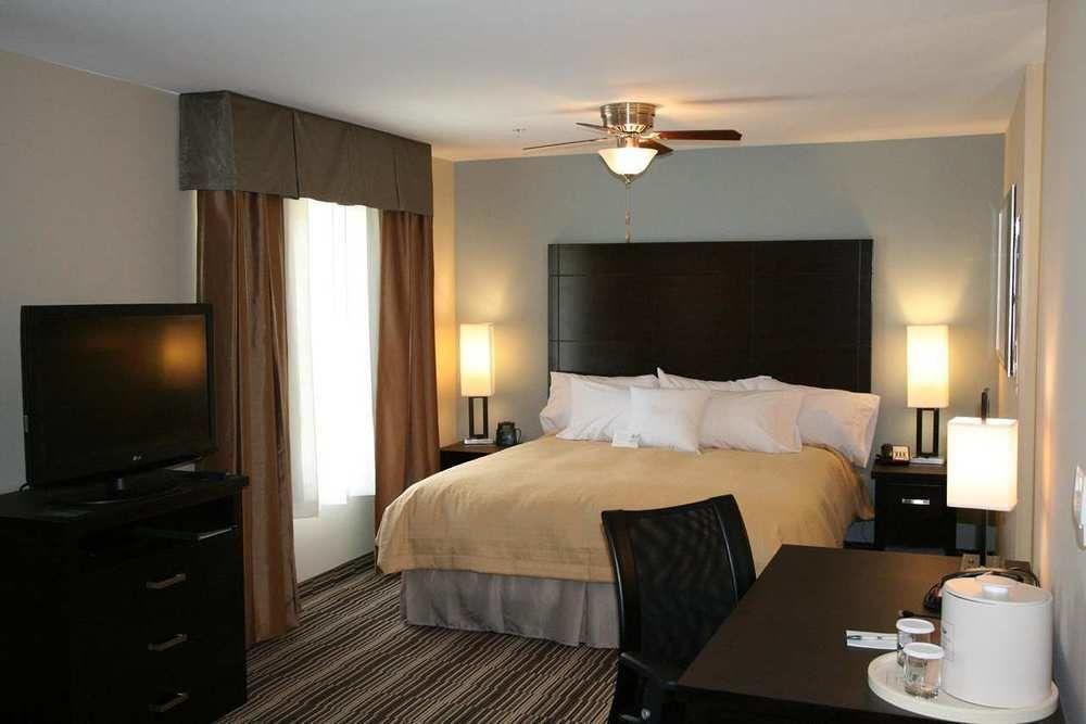 Homewood Suites By Hilton Cedar Rapids-North Екстериор снимка