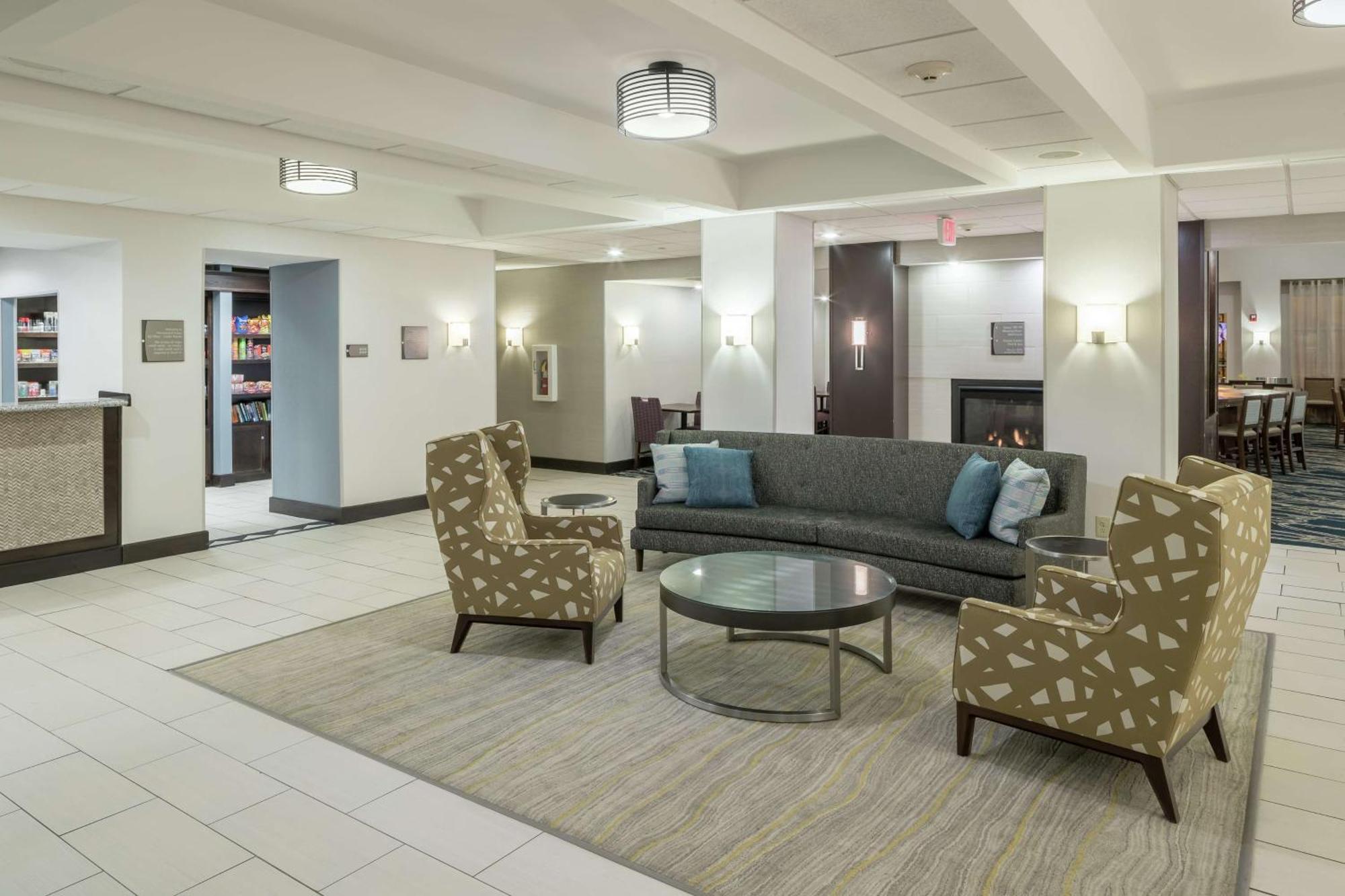 Homewood Suites By Hilton Cedar Rapids-North Екстериор снимка